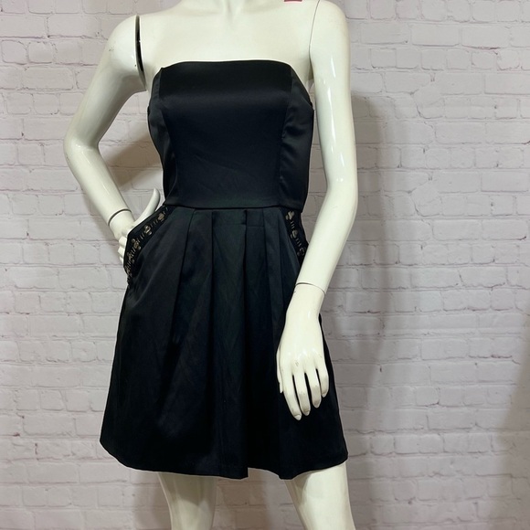 Arden B Dresses & Skirts - ARDEN B Little Black Dress strapless Vintage 90s, Y2K embellished pockets Medium